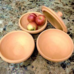 set of 3 non-toxic bowls with lid