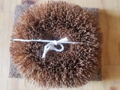 Coconut Husk Cleaning Set - 2 Pieces [1x Brush & 1 Pad]