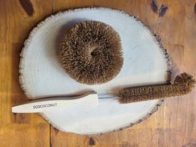 Non toxic cleaning brush and bottle cleaner